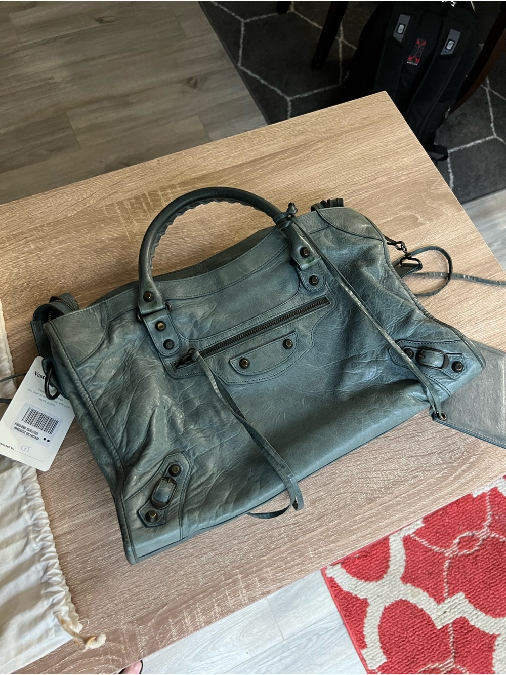 Balenciaga Classic Leather City Bag - Picture 15 of 16